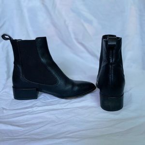 Chelsea Boots Leather size 5 . Lightly worn